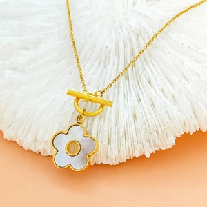 Chic 18K gold plated titanium steel shell flower necklace with elegant OT toggle clasp design