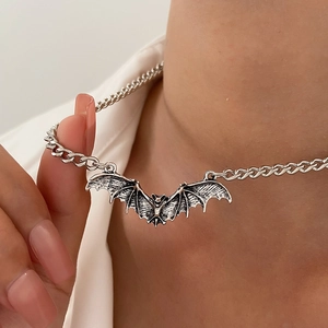 Gothic Punk Bat Pendant Necklace Zinc Alloy Halloween Party Hip Hop Clavicle Chain Vintage Jewelry For Women