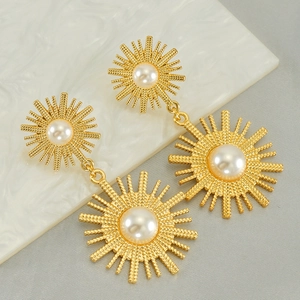 Vintage Sunburst Flower Drop Earrings For Women 18K Gold Plated Stainless Steel Sunflower Dangle Jewelry With Artificial Pearl