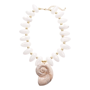 Elegant acrylic beaded necklace with white teardrop pearls and a natural spiral conch pendant