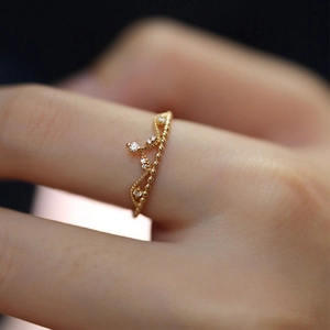 Luxurious S925 sterling silver 18K gold crown ring with sparkling white zircon stones
