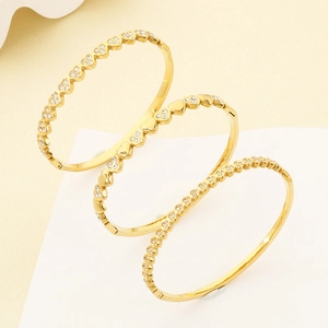 Luxury gold-plated heart-shaped stainless steel bracelets with sparkling diamonds