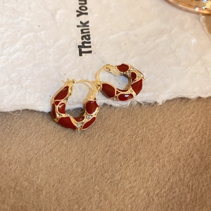 Maillard style U-shaped geometric huggie earrings with red enamel and crystals