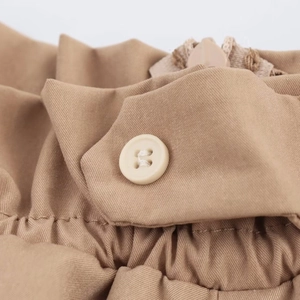 Pantaloncini a palloncino kaki da donna con vita elastica e dettaglio bottone in cotone