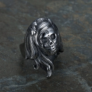 Gothic long hair skull ring for women in stainless steel with detailed vintage engraving