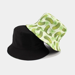 Bob réversible avec motif de concombre vert et tissu en coton noir au style décontracté