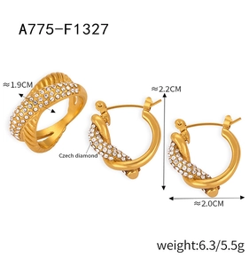 Detail showing dimensions of gold-plated twisted jewelry set with Czech diamonds