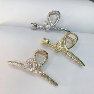 Dettagli delle mollette per capelli a rosa e girasole in lega con strass dorati e argentati