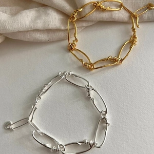 Minimalist S925 sterling silver Bold Momentum chain bracelets in gold and silver finishes