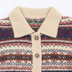 Damen-Strickjacke mit floralem Jacquard-Muster und klassischem Reverskragen-Design