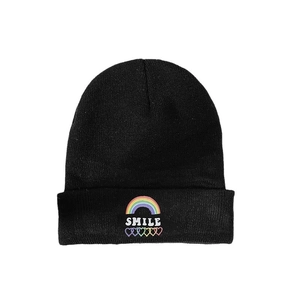 Bonnet en tricot noir pour femme avec broderie smile arc-en-ciel et cœurs colorés