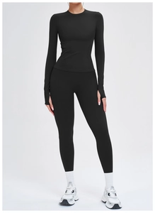 Détails de l'ensemble de yoga noir sans couture avec passe-pouces et legging