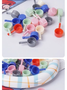 Mini louches de cuisine colorées en plastique pour maisons de poupées et scènes DIY