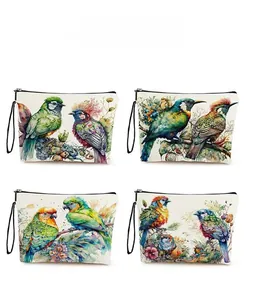 Aperçu de quatre trousses de maquillage portables avec des motifs d'oiseaux colorés