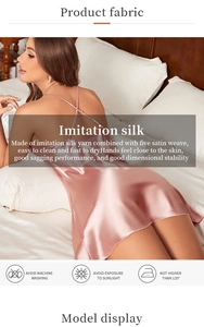 Détail de la chemise de nuit rose en imitation soie avec tissage satin à cinq fils