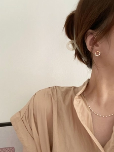 Elegant 925 sterling silver wreath pearl earrings and gold chain necklace set for women