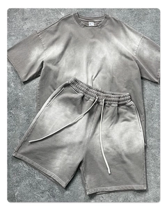 T-shirt oversize vintage lavaggio acido e pantaloncini con coulisse coordinati