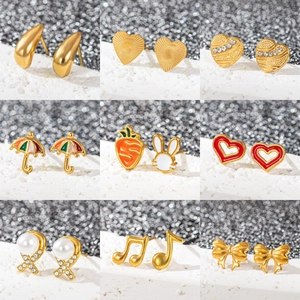 Boucles D'oreilles Puces En Acier Inoxydable Plaqué Or 18K Coeur Trèfle Papillon Croix Note Musique Bijoux