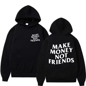 Detailansicht des weißen MAKE MONEY NOT FRIENDS Aufdrucks auf schwarzem Streetwear Hoodie