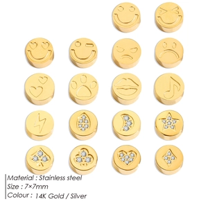Set premium di 18 ciondoli in acciaio inossidabile dorato con smiley e cuori per gioielli fai-da-te