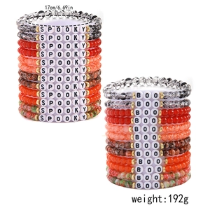 Halloween Perlenarmband-Set mit BOO und SPOOKY Anhängern in festlichen Farben