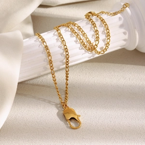 Collier minimaliste en acier inoxydable plaqué or 18 carats avec fermoir mousqueton sur colonne