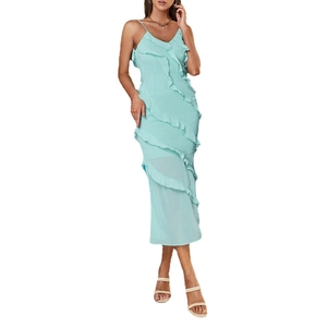 Robe mi-longue élégante à fines bretelles et volants superposés bleu menthe