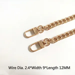 Detail of 2.4mm light gold metal lobster clasp chain link for handbag straps