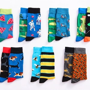 Novelty Mismatched Crew Socks Asymmetrical Combed Cotton Breathable Animal Sports Pattern Men Casual Fun