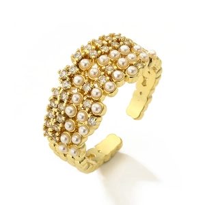Gold-plated open ring featuring layered pearls and sparkling zircon in a luxury style