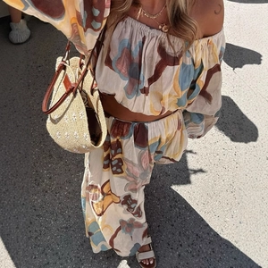 Boho Urlaubs-Set mit Blumenmuster, schulterfreiem Oberteil und A-Linien-Maxirock