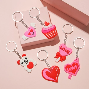 Valentine Day Heart Keychain PVC Soft Rubber Love Bear Cupcake Shaped Pendant For Party Favors Gifts Bags Charms