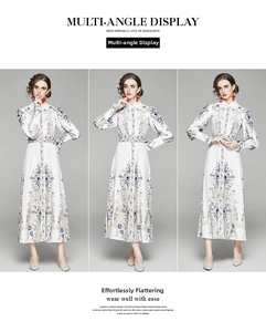 Vue multi-angles de la robe longue imprimé baroque vintage avec manches bouffantes