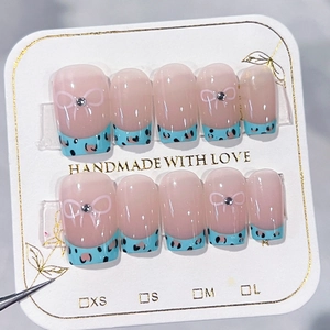 Faux Ongles À Presser Français Motif Léopard Avec Nœud Strass Ongles Carrés Dégradé Bleu Pour Femmes