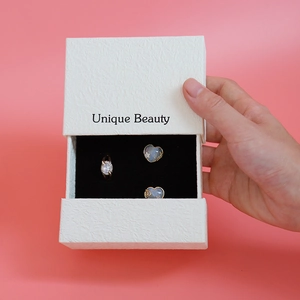 Unique Beauty ivory textured jewelry gift box with ring and heart stud earrings