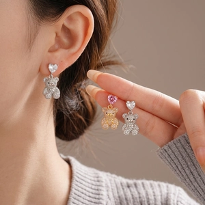 Boucles d'oreilles ours plaquées or avec zircons en forme de cœur pour femme