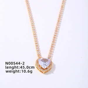 Macro shot of 45cm sparkling heart-cut zircon pendant on a luxury tennis chain
