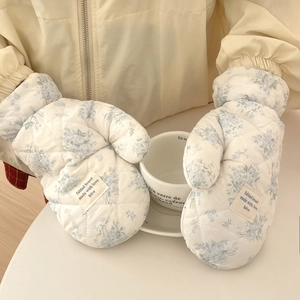 Winter Warm Mittens Quilted Floral Pattern Thick Fleece Lined Windproof Cold Weather Outdoor Cute Sweet Style For Women