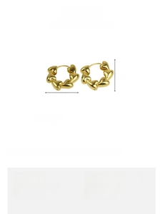 Detailed size chart of polished 18k brass heart hoop earrings showing 28.2mm dimensions