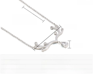 Guide des dimensions détaillées du collier pendentif bois de cerf avec pierre de zircone