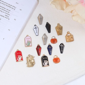 Détails de pendentifs d'Halloween en alliage émaillé avec motifs cercueil et tombe