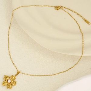 Elegant 304 stainless steel golden necklace with a flower pendant and natural pearl