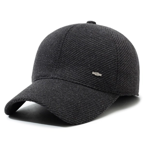 Men's winter warm baseball cap with charcoal textured fabric and metal logo detail