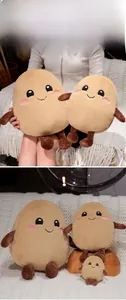 Trois tailles de peluches patates en tissu marron doux avec des visages souriants