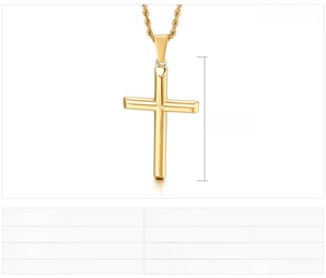 Vue détaillée d'un pendentif croix en acier inoxydable doré 62x37mm avec spécifications