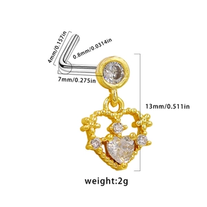 Vue détaillée du piercing de nez en forme de cœur avec dimensions et zircon