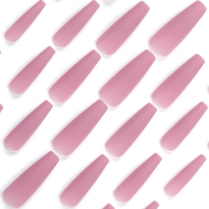 Faux ongles ballerine extra longs rose poudré mat avec un design de cercueil chic