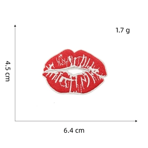 Detailed size view of red lips embroidery patch with 6.4cm width and 4.5cm height