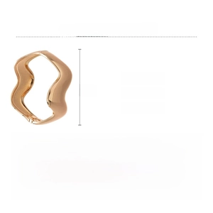 Detailed dimension guide for the irregular wave-shaped gold alloy bangle with measurements