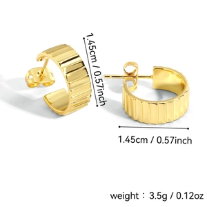 Minimalistische 14K vergoldete Ohrringe mit vertikaler Rippenstruktur und Maßen